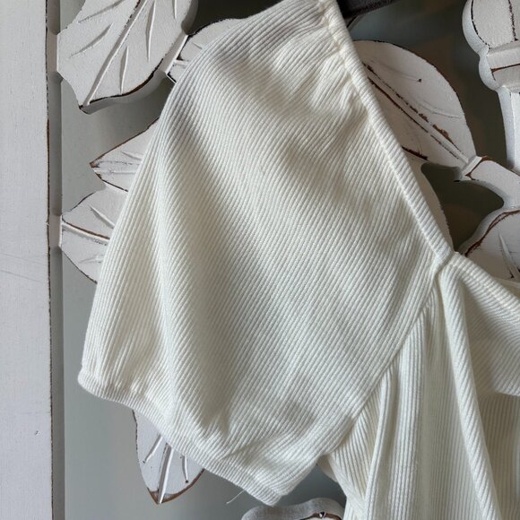 NWT - Paper Crane Cream Keyhole Crop Top - Picture 3 of 8